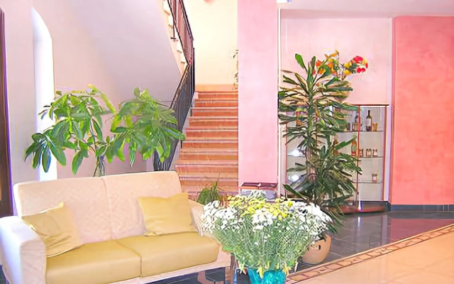 Helios Hotel