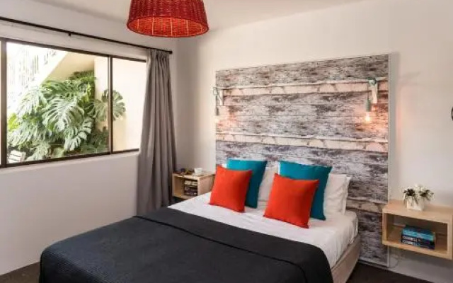 Triton Suites Motel