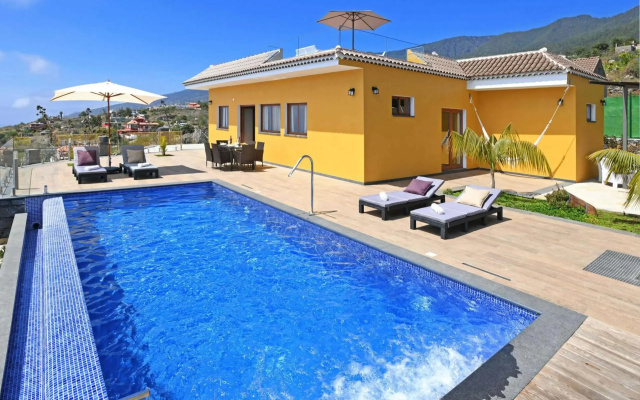 Villa Mica