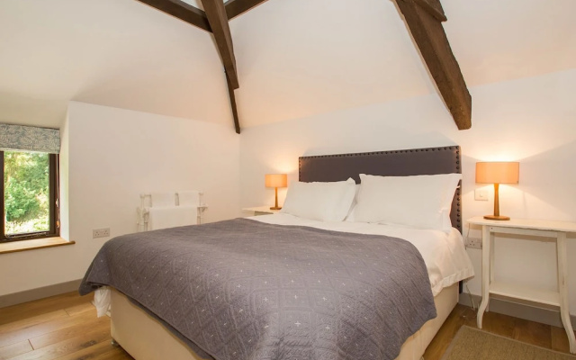 Elegant Holiday Home in Tavistock With Garden, Barbecue, Fireplace