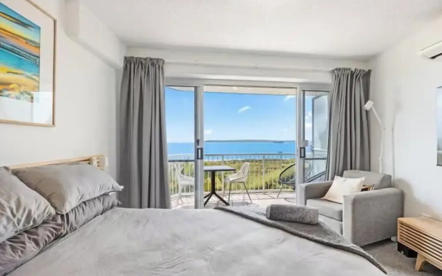 Wake to the Waves - Oceanfront Apartment