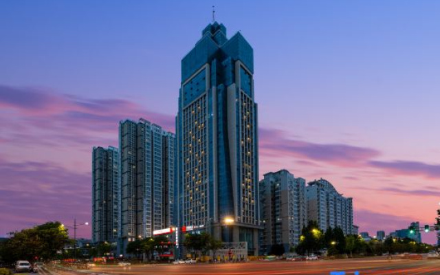 Ai Esports Hotel (Zhengzhou HangHai Road Dihu Department Store Plaza Store)
