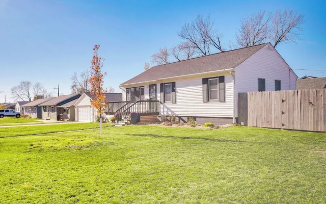 Pet-friendly Hiawatha Retreat w/ Private Yard!