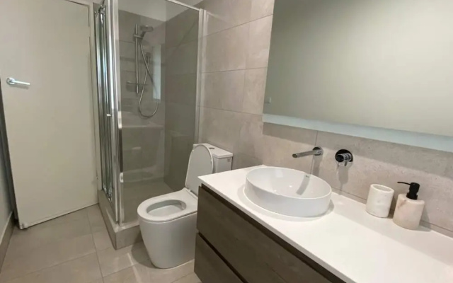 Elegant 2-bedroom House in Prahran w/ Parking!