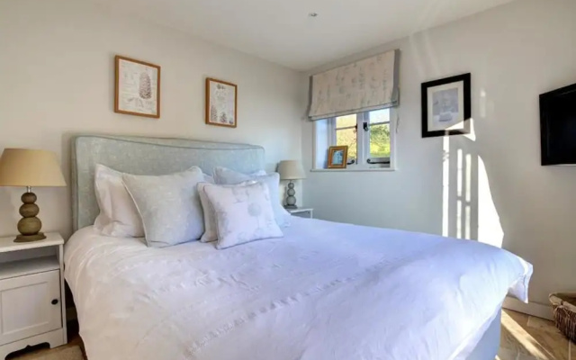 Serene Holiday Home in Linton With Private Swimming Pool