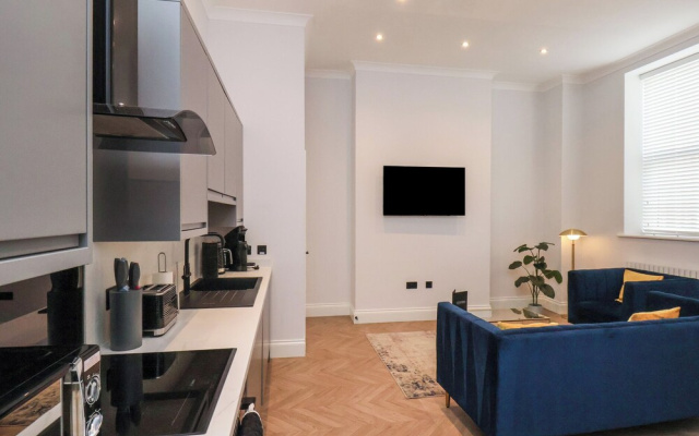 The Salisbury Apartment 103