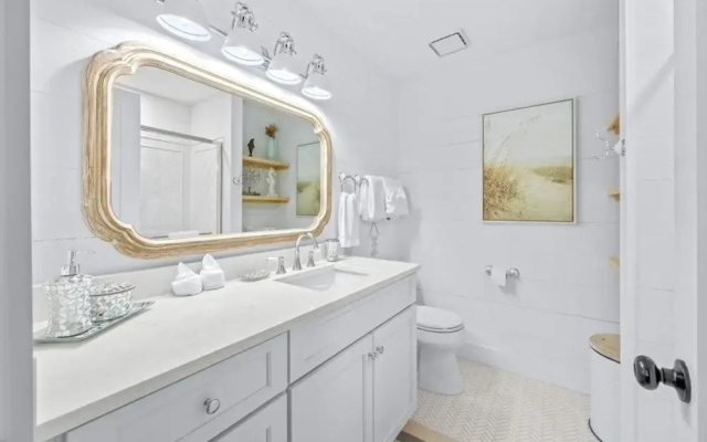 11431 Dickey Lane-kaztiva 3 Bedroom Home by RedAwning