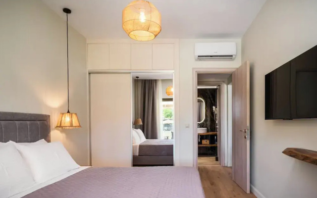 Phos Elegant Residences by Konnect, 400m to the beach