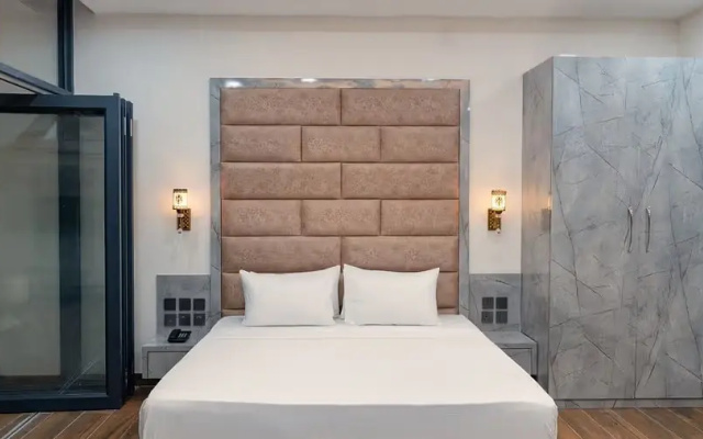 Clarks Inn Bichpuri, Agra