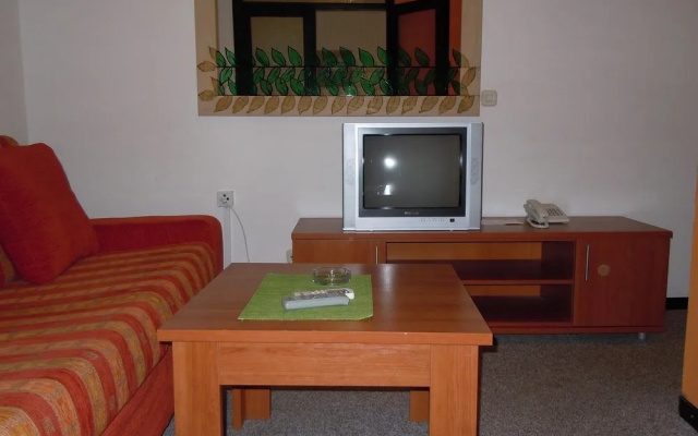 Park Hotel Karaotok