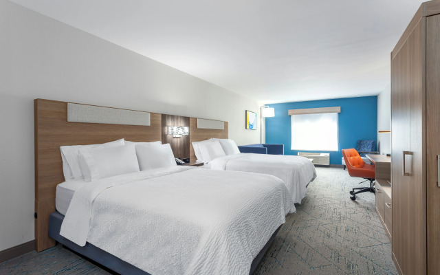 Holiday Inn Express & Suites Lancaster by IHG