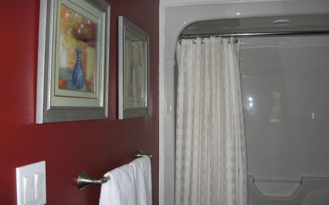 Twin Pines Bed and Breakfast