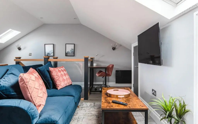 Lovely 2-bed double en-suite with Cathedral views
