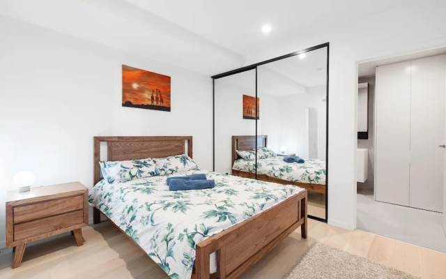 Entire Brand New 1BD  South Yarra
