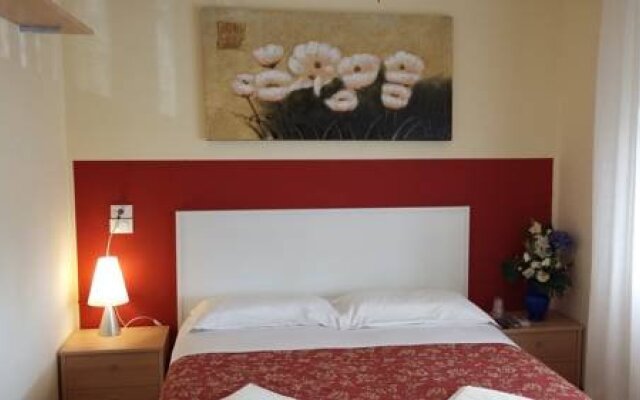 Отель Bed&Breakfast Edda's House Прамаджоре комната для гостей