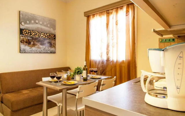Tasoula Studios & Apartments