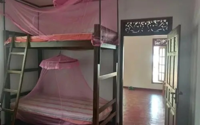 Sasmika Villa Surf And Yoga Hostel
