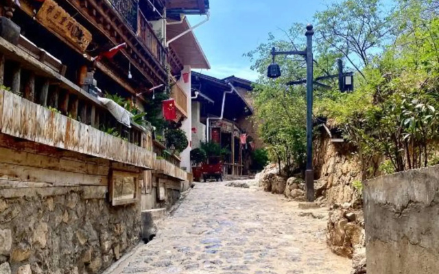 Jha Lam Gang Inn