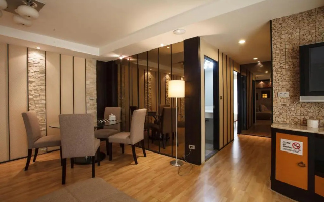 2A - 2 Bedroom Downtown Apartment With Shared Pool