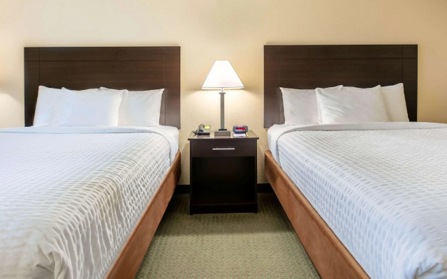 Days Inn & Suites by Wyndham Florence/Jackson Area