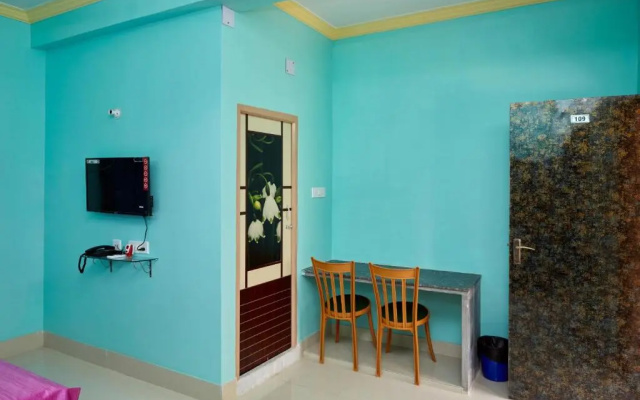 deb Guest House And Banquet hall