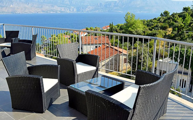 Lozna Residence 41533