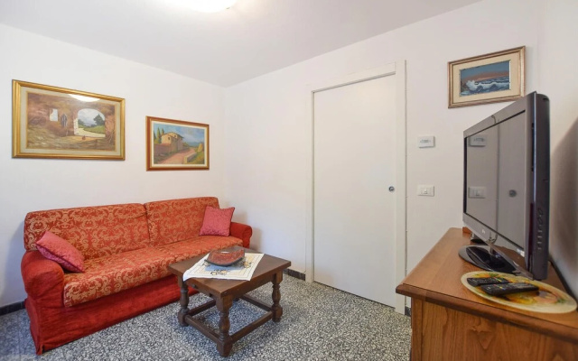 Awesome Home in Massarosa With Wifi and 2 Bedrooms