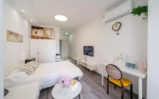 Jingyi Apartment