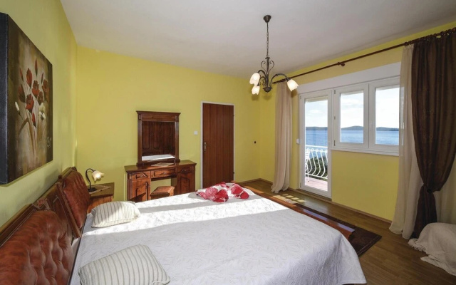 Amazing Home in Brodarica With Wifi and 3 Bedrooms