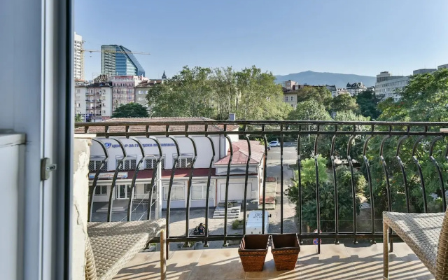 FM Premium Luxury 3-BDR Apartment - Traditional and Modernity
