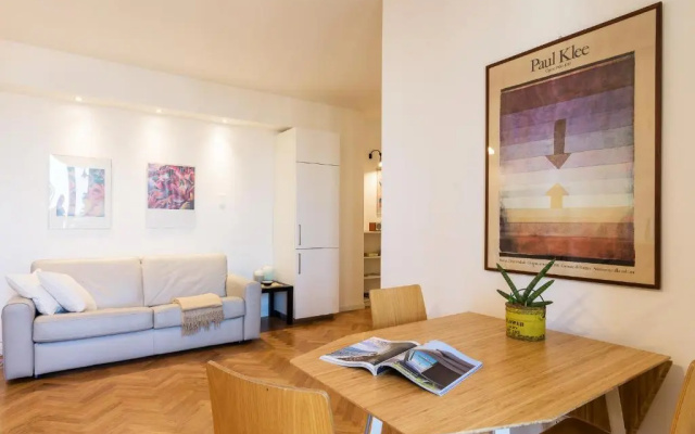 JOIVY Homey 1-Bed W/View Near Citylife