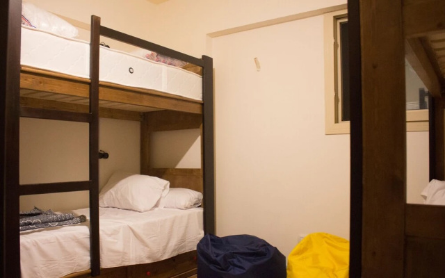 Ithaka Hostel