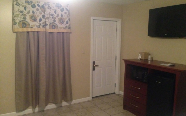 Pleasure Point Inn & Suites