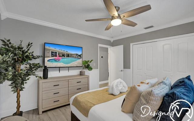 Family vacation 5 Br with Heated Pool