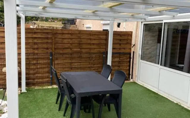 T2 45m2 avec extérieur, Jacuzzi et parking