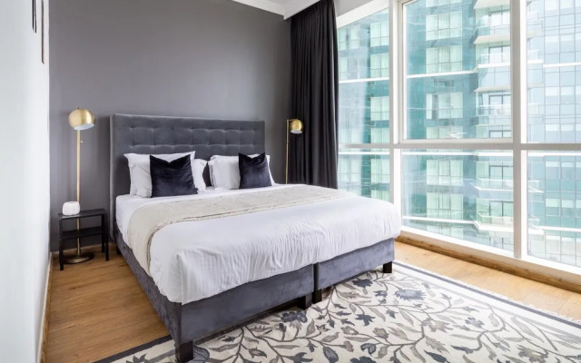 Grand 2BR w/ a Full Sea View & Direct Beach Access