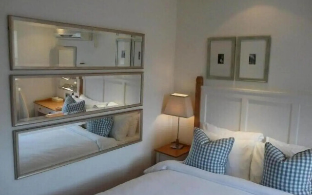 Manor Hotel