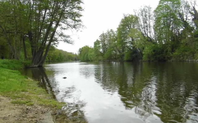 Joli petit T2 calme au bord de leau