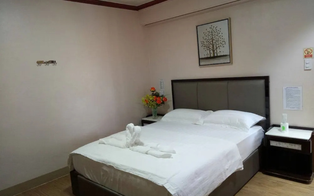 Meaco Royal Hotel - Taytay