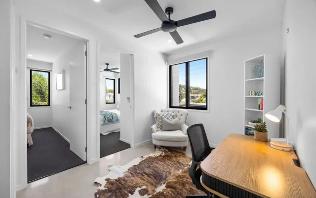 Spacious 3-bedroom Retreat With BBQ and Pool