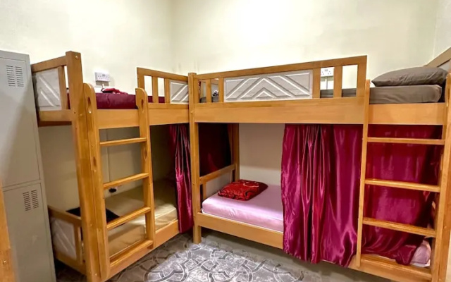 Hello Hostel