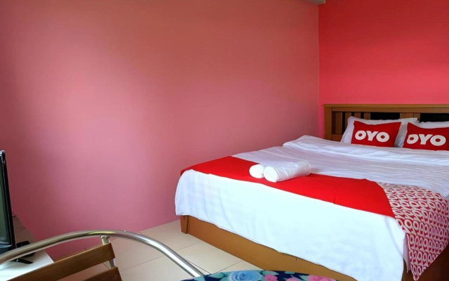 OYO 75429 '101 Place Navanakorm'