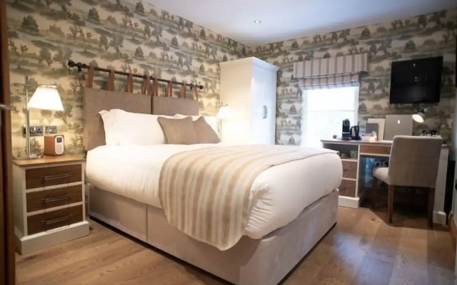 Cromwell Arms Country Pub with Rooms