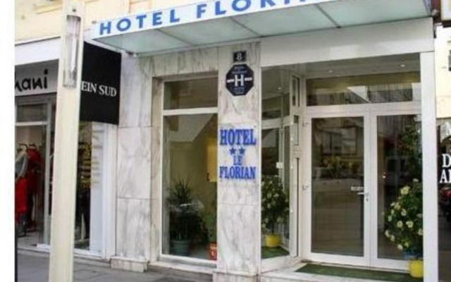 Отель LE FLORIAN вид на фасад