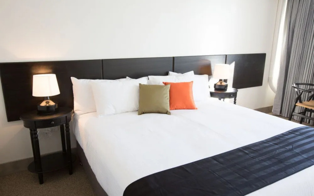 Econo Lodge Hacienda International