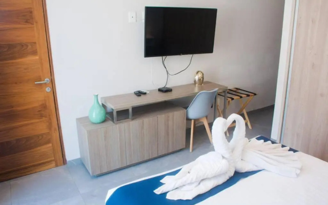 G101N DaVinci Condo 2BR walking distance to the beach