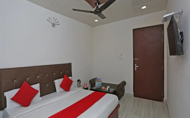 Hotel Queen Palace By OYO Rooms