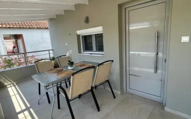 Cozy apartment in paralia ofryniou