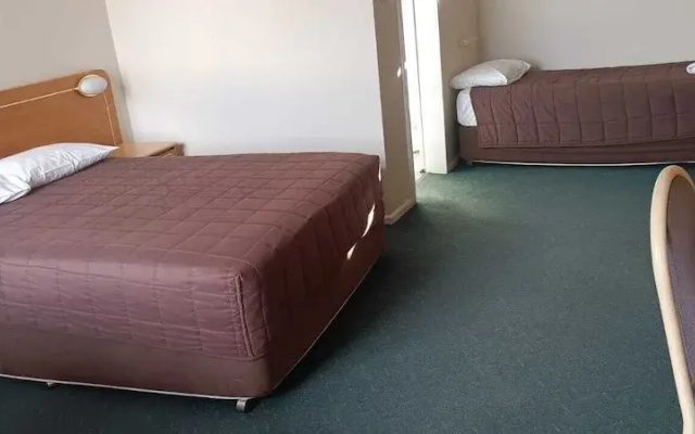 Nandewar Motor Inn