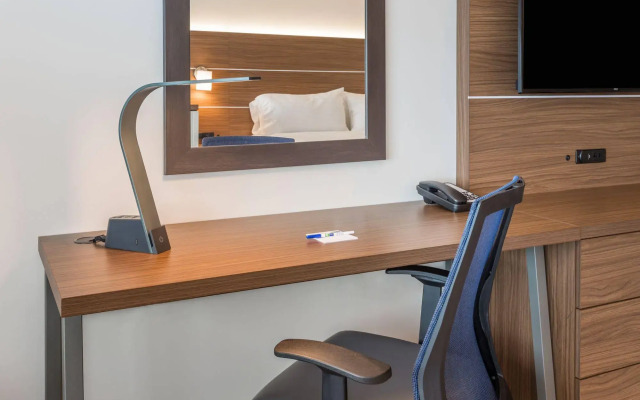 Holiday Inn Express & Suites Rice Lake by IHG
